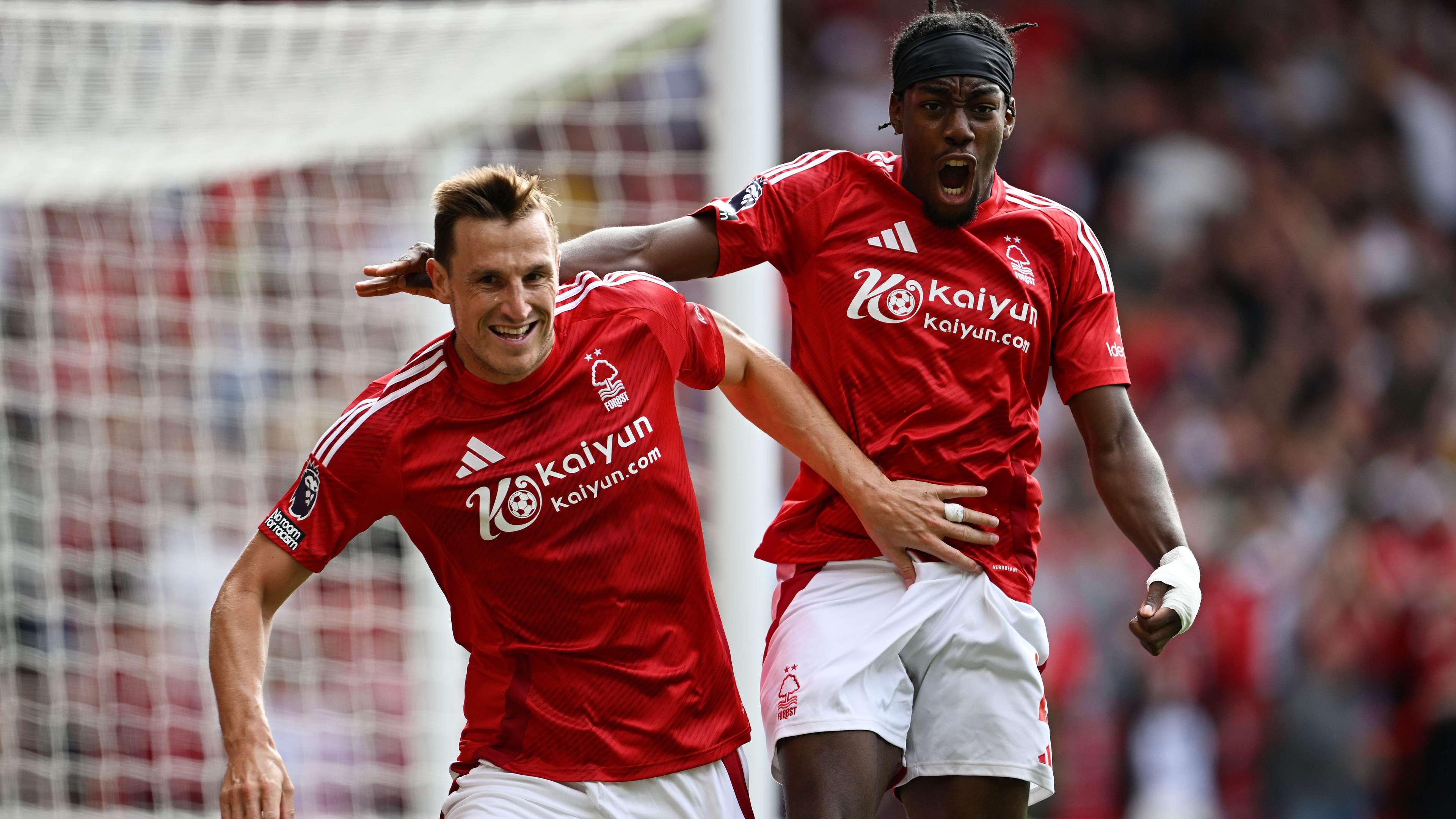 教练团队围 教练团队围